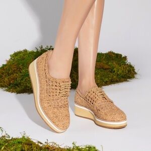 Donald J. Pliner Woven Platform Oxfords in Natural Tan